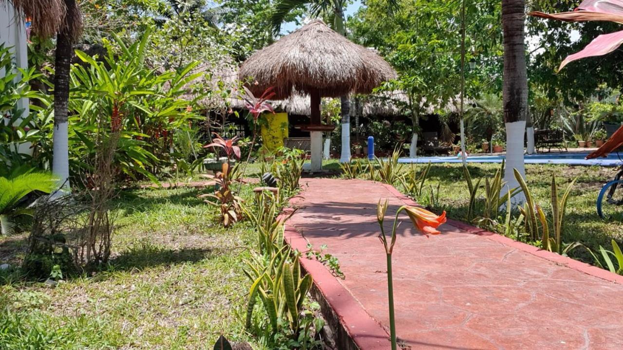 Cabanas Colibri Bacalar Bagian luar foto